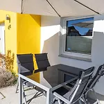 בית נופש Familienfreundliches Salzhaff-urlaub *